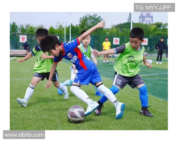 开MINI的足球明星们如何在绿茵场上展现风采与激情